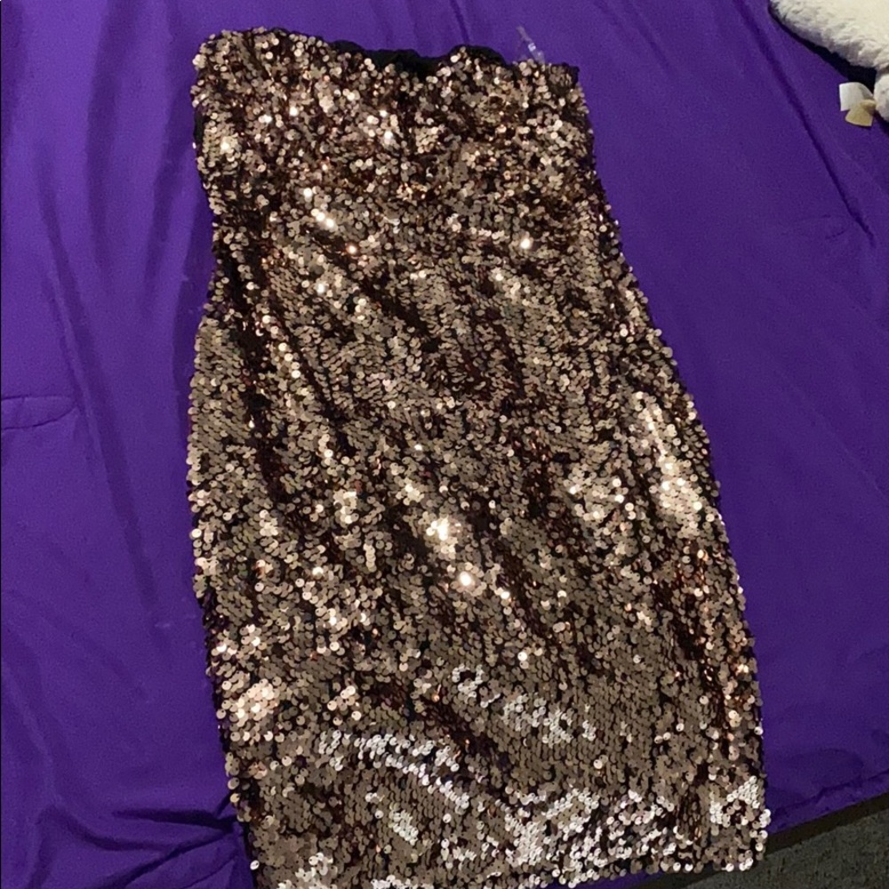 Shoulderless party dress